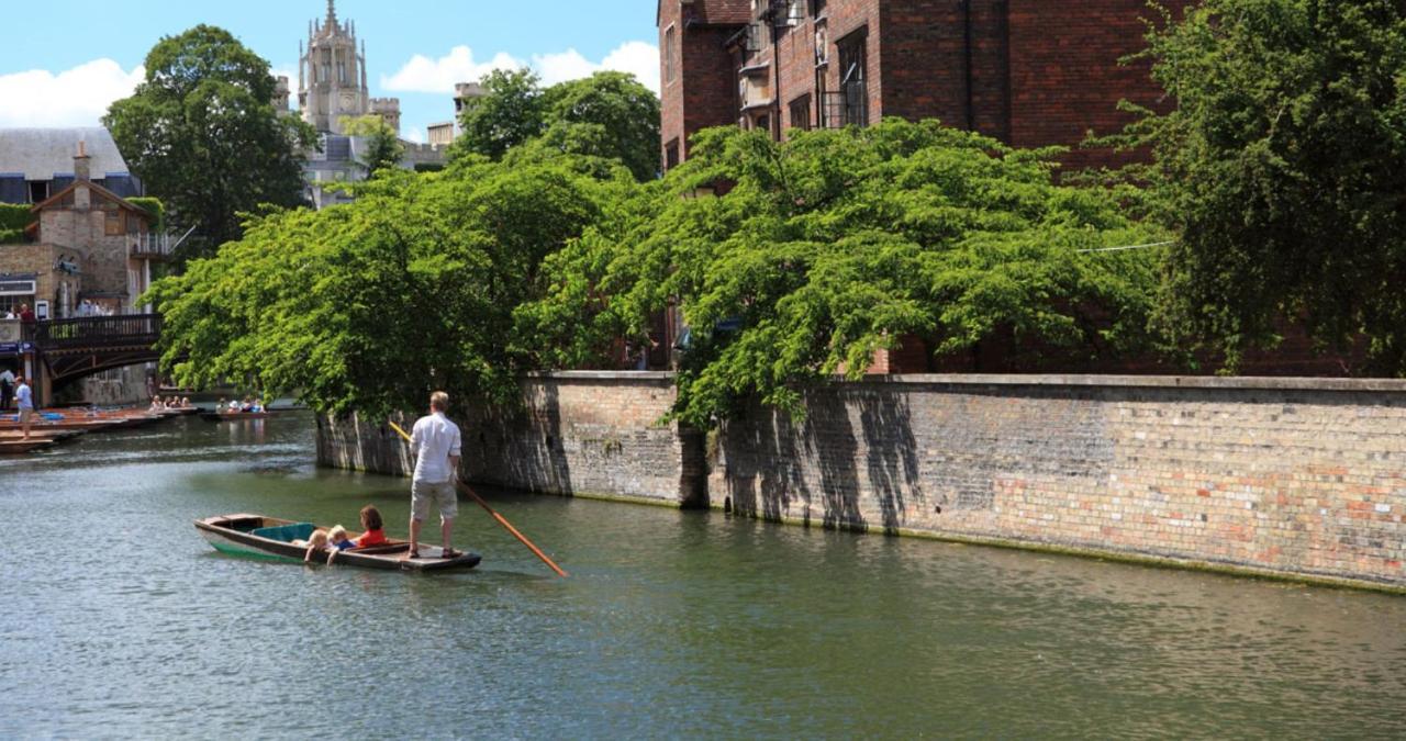 Stunning 1Br - Super Central- Peaceful Area - Lower Ground Apartment Cambridge  Extérieur photo